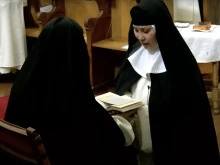 Sister Evelyn makes perpetual vows at the Monastery of Santo Domingo el Real in Segovia. Credit: Youtube Capture.