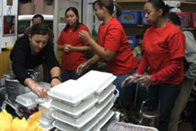 Soup Kitchen CNA US Catholic News 11 24 10