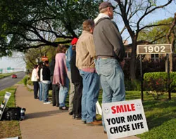 Pro-life advocates pray outside of an abortion clinic in Austin, Texas?w=200&h=150