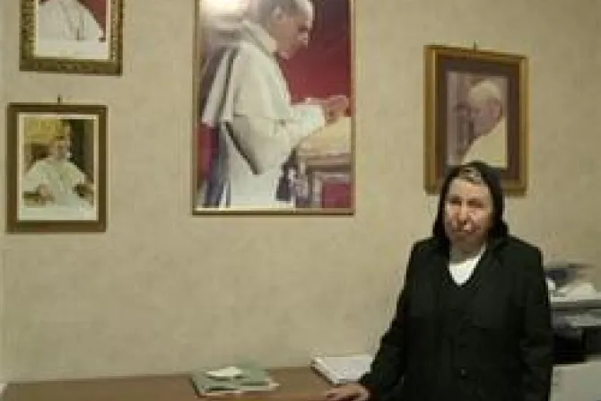 Sr Marchione with her recently framed photo of Pius XII CNA Vatican Catholic News 6 8 11