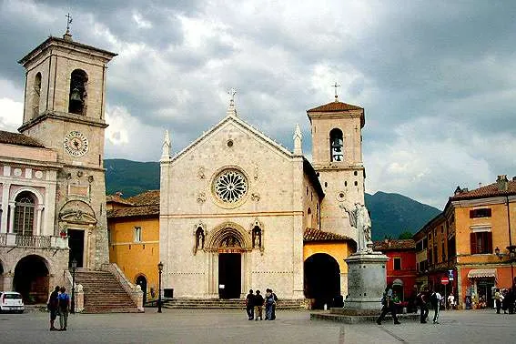 The Basilica of St. Benedict in the main square of Norcia, before the earthquake. ?w=200&h=150