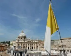 St. Peter's Basilica and the Vatican flag as seen from the colonnade?w=200&h=150