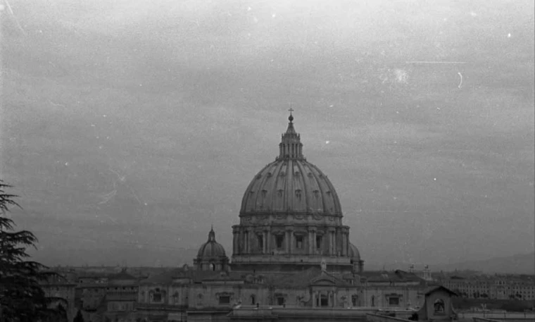 [Obrazek: St_Peters_Basilica_in_1940_Credit_Vatica....jpg?w=760]