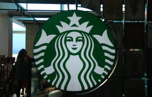 Starbucks coffee shop.   AKS.9955/wikimedia. CC BY SA 4.0