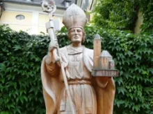 A statue of St. Wolfgang. 