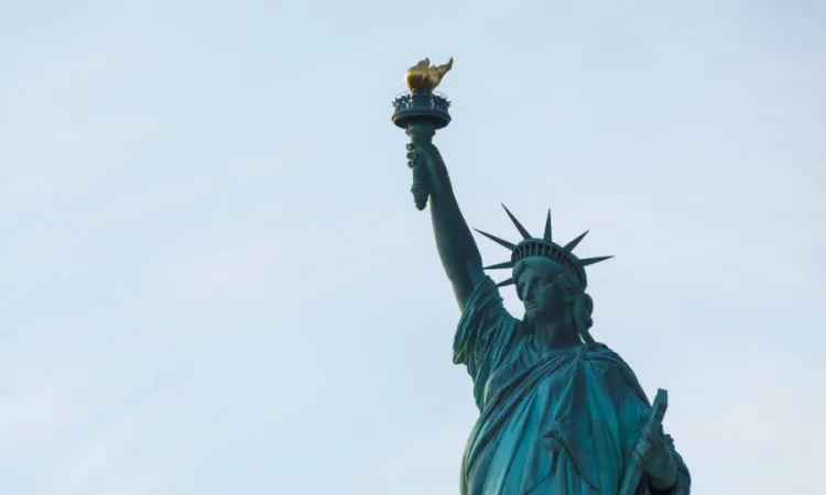 Statue of liberty unsplash serr