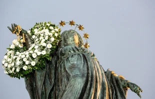 Statue of the Immaculate Conception in Rome's Piazza di Spagna Dec. 8, 2019.   Daniel Ibanez/CNA.