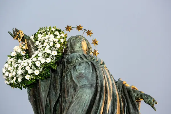 Statue of the Immaculate Conception in Rome's Piazza di Spagna Dec. 8, 2019. . Daniel Ibanez/CNA.