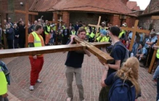 Students participate in the 2012 Cross pilgrimage in UK. Courtesy of Angela Joyce.