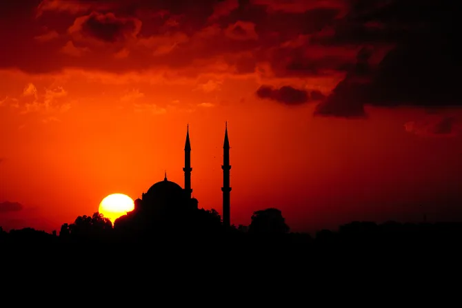 Sunset mosque Credit Matthias Rhomberg via Flickr CC BY 20 CNA
