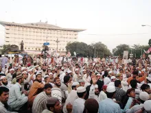 Sunni Tehreek supporters protest in favor of Mumtaz Qadri, convicted killer of Salmaan Taseer, during a rally at Mall road in Lahore, Oct. 1, 2011. 
