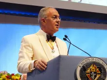 Supreme Knight Dr. Carl A. Anderson address the 129th Knights of Columbus Supreme Convention during the States Dinner. 