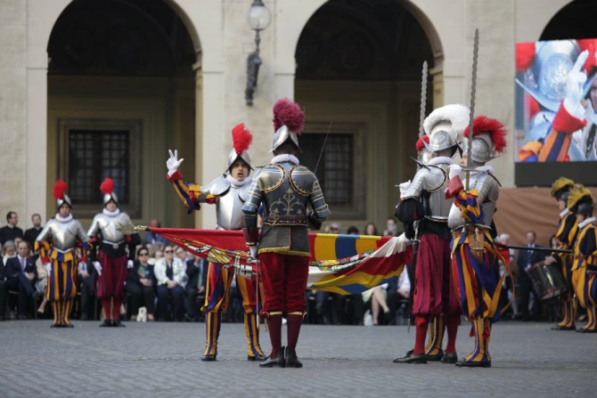 Swiss Guard swearing in May 6 2016 Daniel Ibanez CNA