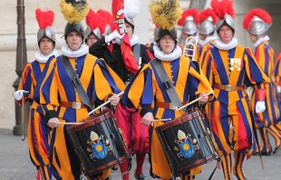 Swiss Guards at the commemoration of the fallen with conferment in the Protomartyrs' Square in Vatican City, May 6, 2015.   Bohumil Petrik/CNA.