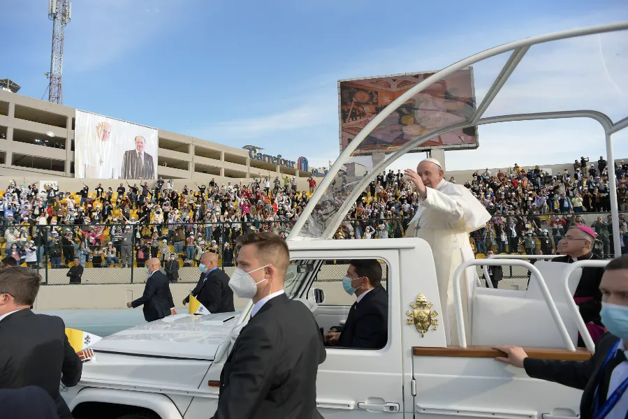 Pope Francis celebrates Mass in the Franso Hariri Stadium in Erbil, Iraq, March 7, 2021. Photo credits: Vatican Media. ?w=200&h=150