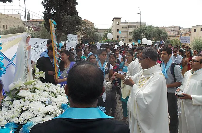 Pilgrims gathered for a Marian procession with the Indian Chaplaincy in the Holy Land. ?w=200&h=150