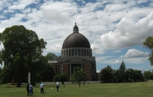The Sanctuary of Our Lady of the Rosary of San Nicolás.   Thialfi via Wikimedia (public domain).