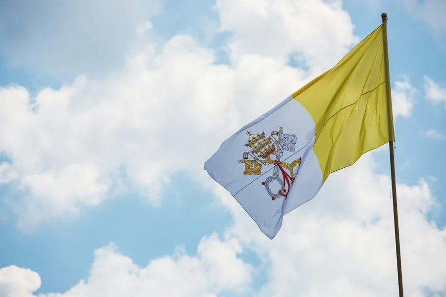 The flag of Vatican City. ?w=200&h=150