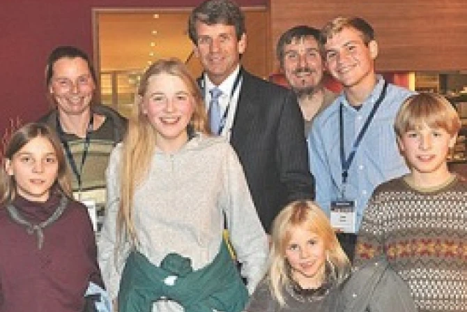 The Wunderlich family met HSLDA Founder and Chairman Mike Farris center in Berlin during a conference in October 2012 Courtesy Home School Legal Defense Association CNA 9 3 13