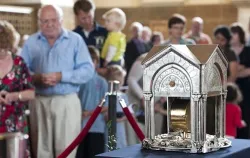The relic of the Heart of St John Mary Vianney visits St. Anthony's Catholic Church in Wythenshawe. ?w=200&h=150