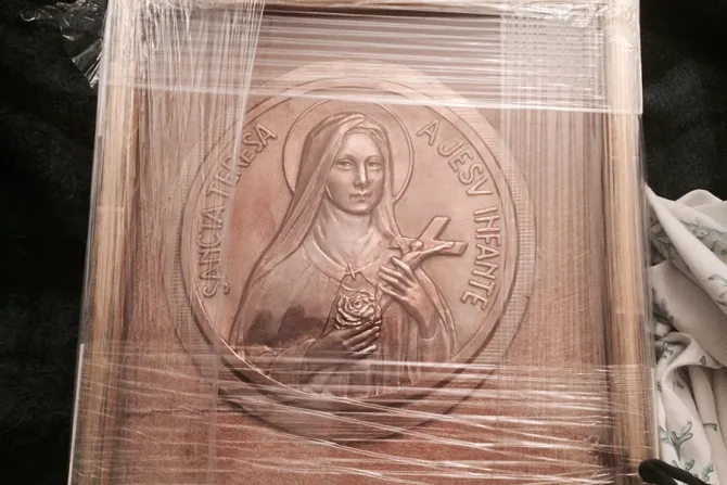 This image of St Therese of Lisieux was a gift presented to Pope Francis by French journalist Caroline Pigozzi Photo courtesy of Caroline Pigozzi CNA 1 22 15