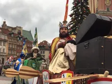A Three Kings parade in Castle Square, Warsaw, Poland, Jan. 6, 2021. Photo credits: Karol Darmoros/Polskie Radio and Orszak Trzech Króli.