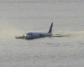 United Flight # 1549 sits in the Hudson after its stunning landing?w=200&h=150