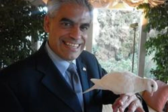 US Ambassador Miguel Humberto Diaz and dove CNA US Catholic News 10 28 11