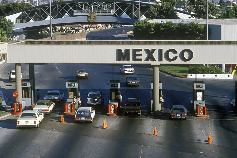 A border crossing between the US and Mexico. ?w=200&h=150