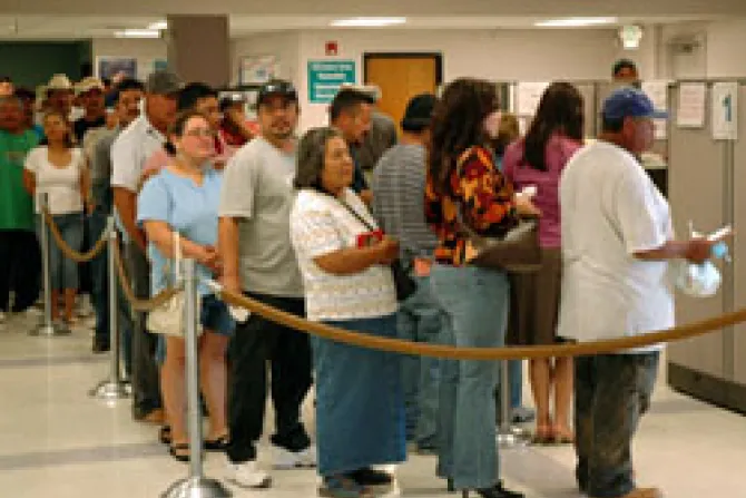 Unemployment line in California CNA US Catholic News 11 23 10