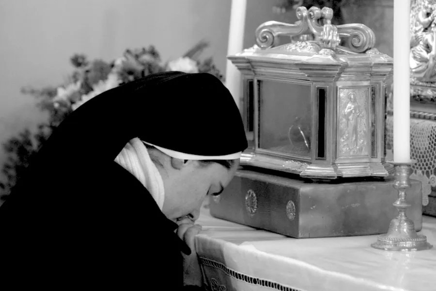 A nun venerates the relics of St. Teresa of Avila in Sofia, Bulgaria. ?w=200&h=150