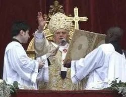 Pope Benedict imparts the solemn "urbi et orbi" Easter blessing?w=200&h=150