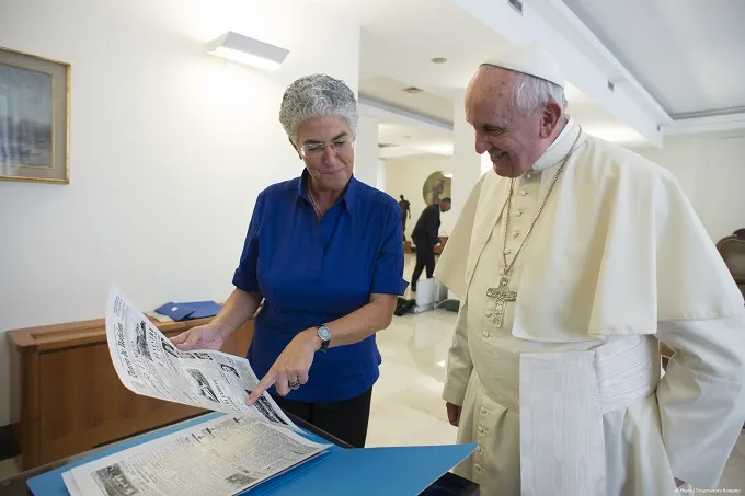 Vatican Journalist Aura Miguel with Radio Renascença interviews Pope Francis Sept. 8, 2015. ?w=200&h=150