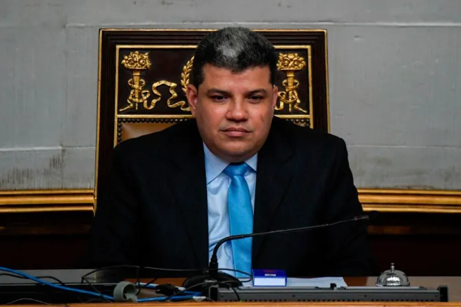 Venezuelas opposition lawmaker and self proclaimed parliament speaker Luis Parra attends a session at the National Assembly in Caracas Jan 7 2020 Credit Federico Parra AFP via Getty Images