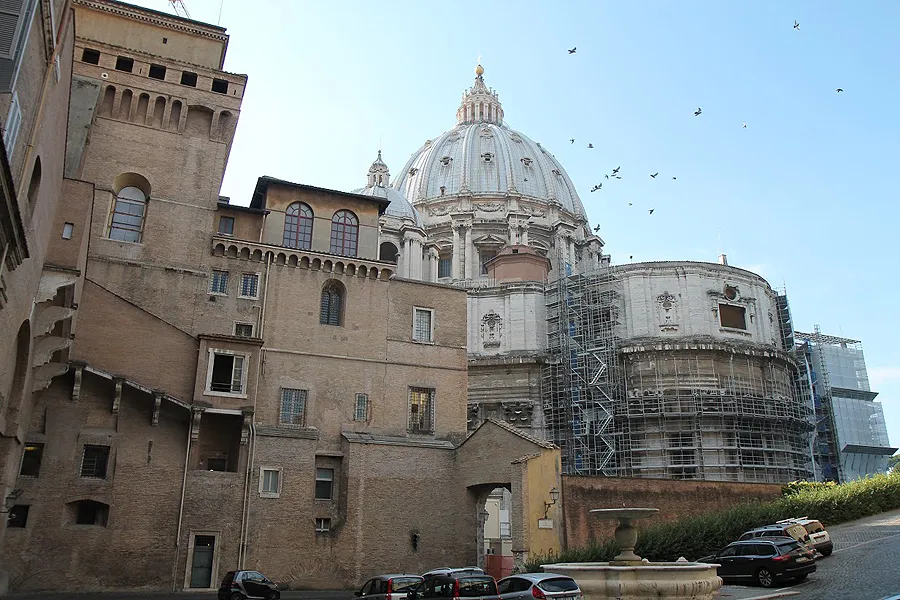 A view of St. Peter's Basilica from within the Vatican.?w=200&h=150