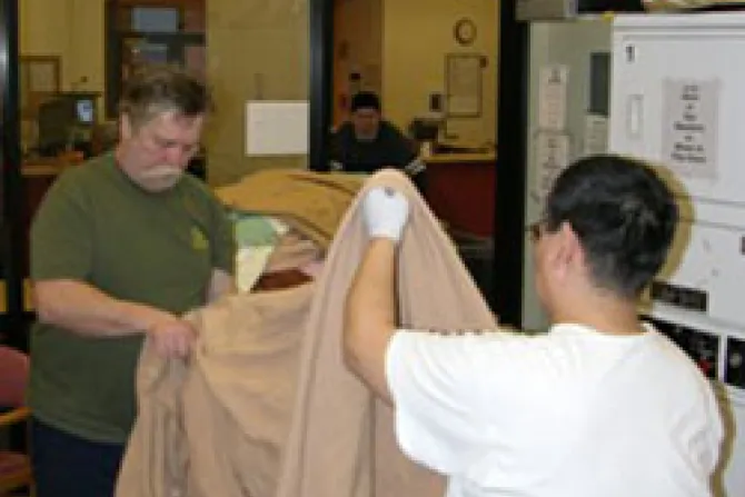 Volunteers at the Brother Francis Shelter CNA US Catholic News 1 31 11