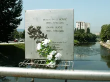 Vrbanja bridge where Suada Dilberovic and Olga Sucic, and later Bosko Brkic and Admira Ismic died. 