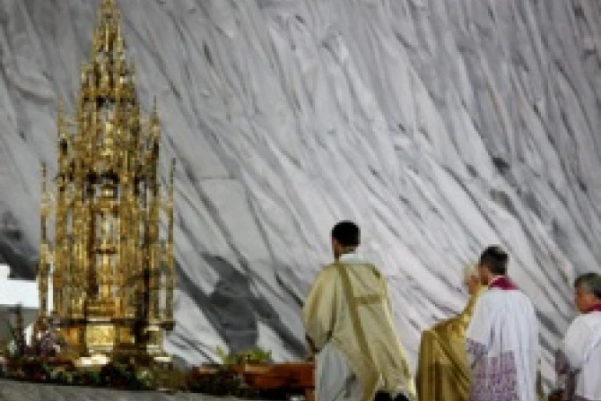 WYD 2011 Eucharistic Adoration with Pope Benedict XVI at Cuatro Vientos Airfield Credit Katarzyna Majszczyk Official WYD Flickrcom Madrid11 CNA340x269 World Catholic News 8 21 11