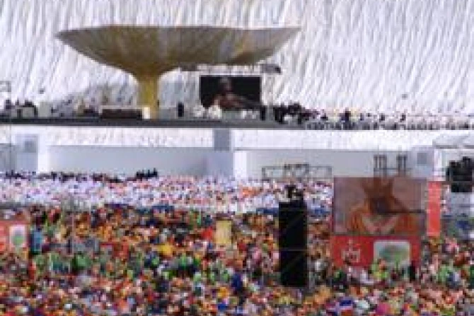 WYD 2011 Sunday morning mass with Pope Benedict XVI at Cuatro Vientos Airfield Credit Hanna Grabowska Official WYD Flickrcom Madrid11 CNA340x269 World Catholic News 8 21 11