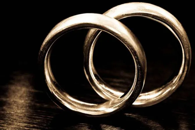 Wedding rings Credit Tekke via Flickr CC BY ND 20 CNA