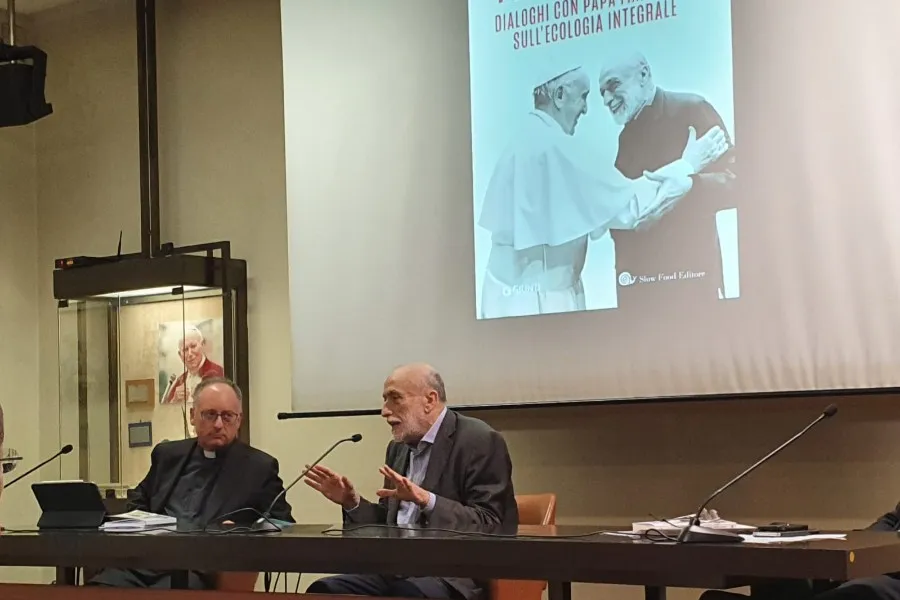 Fr. Antonio Spadaro and Carlo Petrini at a press conference for the book “TerraFutura” in Rome Sept. 8, 2020. ?w=200&h=150
