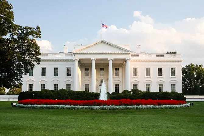 White House Washington DC Credit solomonjee via wwwshutterstockcom CNA 11 13 15