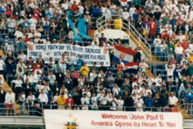 World Youth Day participants at Mile High Stadium 1993 Credit Denver Catholic Register CNA 8 15 13