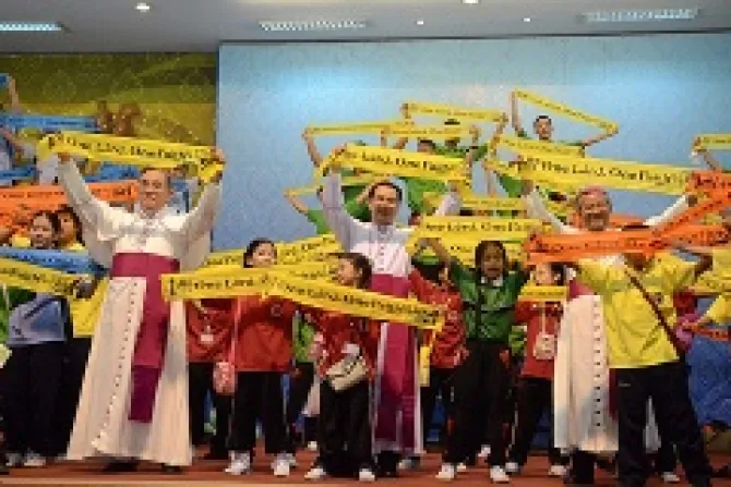 Year of Faith for Youngsters of the dioceses of Bangkok Chantaburi and Ratchaburi from July 19 20 at Samphran Credit Archdiocese of Bangkok CNA 7 26 13