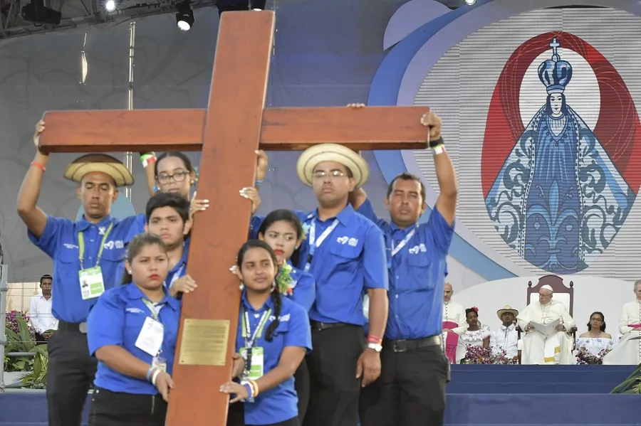 Young people hold the World Youth Day cross in Panama in January 2019. ?w=200&h=150