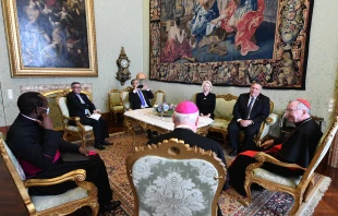 US Secretary of State Mike Pompeo meets with Cardinal Parolin and Archbishop Gallagher. With him, Callista Gingrich, US ambassador to the Holy See /