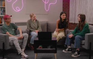 Young people listen to the stories of Christian youth with lived experience of mental health challenges as part of “The Sanctuary Youth Series” by Sanctuary Mental Health Ministries. Credit: Photo courtesy of Sanctuary Mental Health Ministries