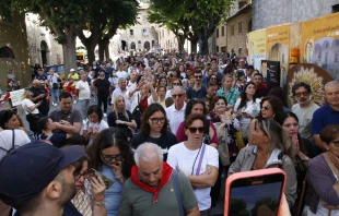 Crowds of people come to pray at Carlo Acutis’ tomb at the church of St. Mary Major in Assisi, Itlay, during the weekend of his Sept. 7, 2025, canonization. Credit: Diocese of Assisi