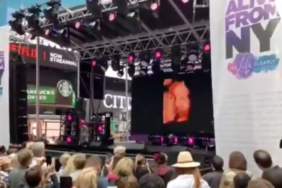 Alive in New York, 4D ultrasound in Times Square. Image: YouTube/ChurchPop?w=200&h=150