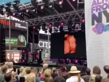 Alive in New York, 4D ultrasound in Times Square. Image: YouTube/ChurchPop